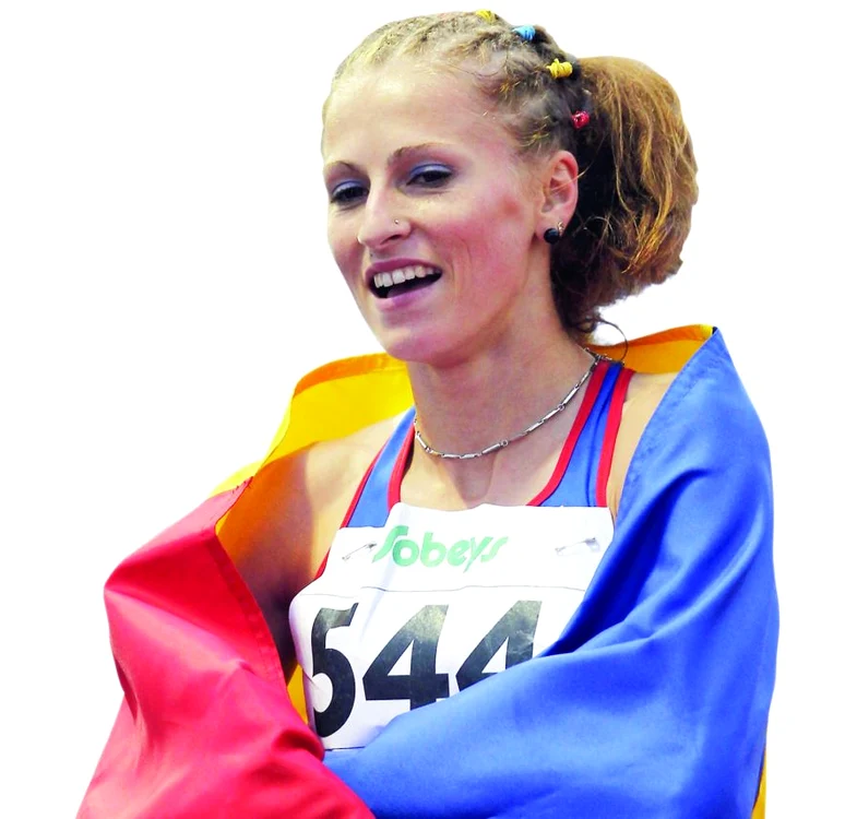 
    Mirela Lavric  