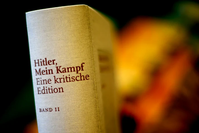 
    Cartea lui Adolf Hitler, „Mein Kampf”, e aidoma unei fantome care continuă să bântuie lumea și după dispariția autorului eifoto: AP  