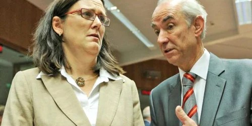 Comisarul european pentru Afaceri Interne, suedeza Cecilia Malmstrom,  şi ministrul olandez al Imigraţiei, Gerd Leers  