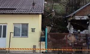 alunecare teren slatina, strada gradiste foto ISU Olt (2) jpeg