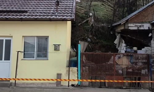 alunecare teren slatina, strada gradiste foto ISU Olt (2) jpeg