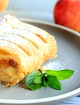 Strudel cu mere  Sursa foto shutterstock 739280095 jpg