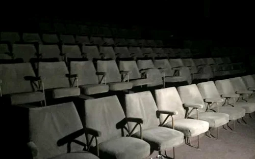 Cinema Studio în paragină