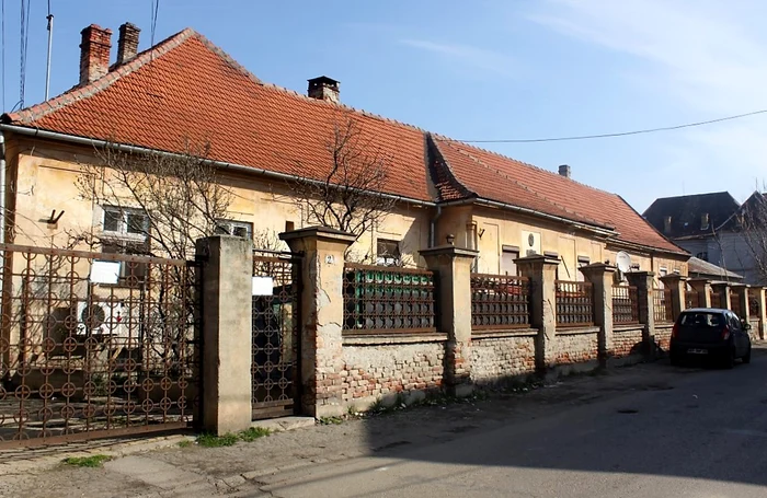 Clădirea Spitalului Privat FOTO bibliotecaarad.ro