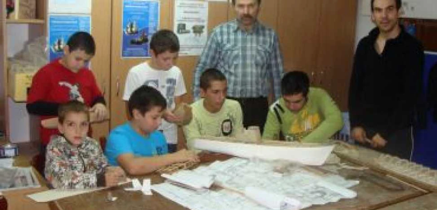 Râmnicu Vâlcea: Navomodeliştii se pregătesc pentru concursurile naţionale
