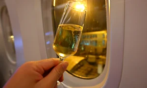 O femeie beata a intors din drum un avion Wizz, foto Shutterstock jpg