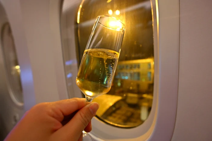 O femeie beată a provocat haos la bordul unui avion / foto: Shutterstock