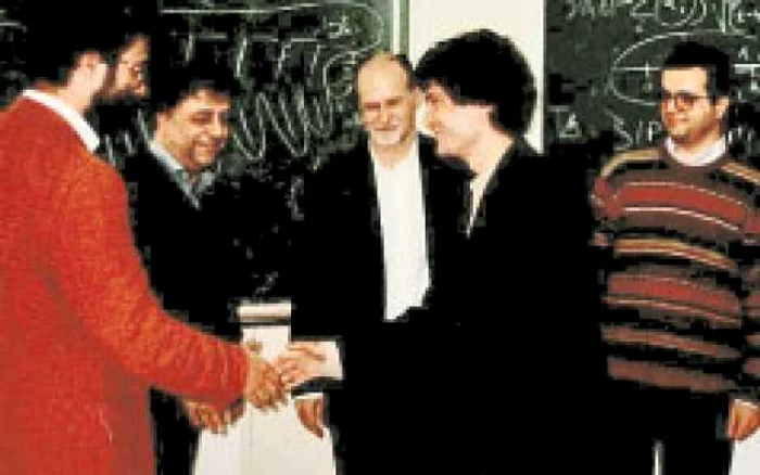 La sfârşitul examenului de doctorat. Paris, 1998