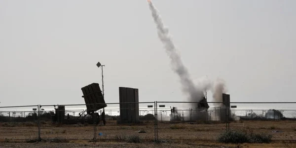 Sistemul antiaeriean israelian Domul de Fier contracarand atacuri ale Hamas FOTO EPA-EFE