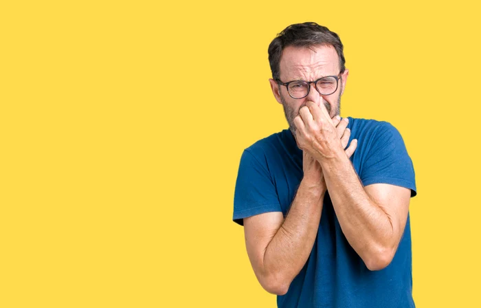 
    Australianul Daniel Hingst, de 56 de ani, vrea despăgubiri în valoare de două milioane de lire sterline pentru că a inhalat cantități colosale de gaz metan emanat de managerfoto: Shutterstock  