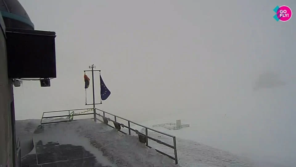 Nu se mai schiază în Sinaia. Telecabina și alte instalații din zonă au fost închise din cauza vântului