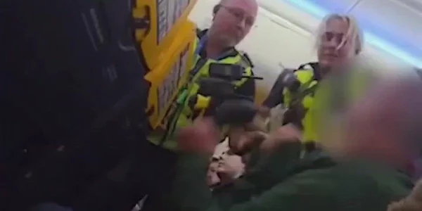 Ekonomat   Brawurowa akcja policjantki na pok adzie Ryanaira z Krakowa do Bristo    OgOwMo mp4 thumbnail png