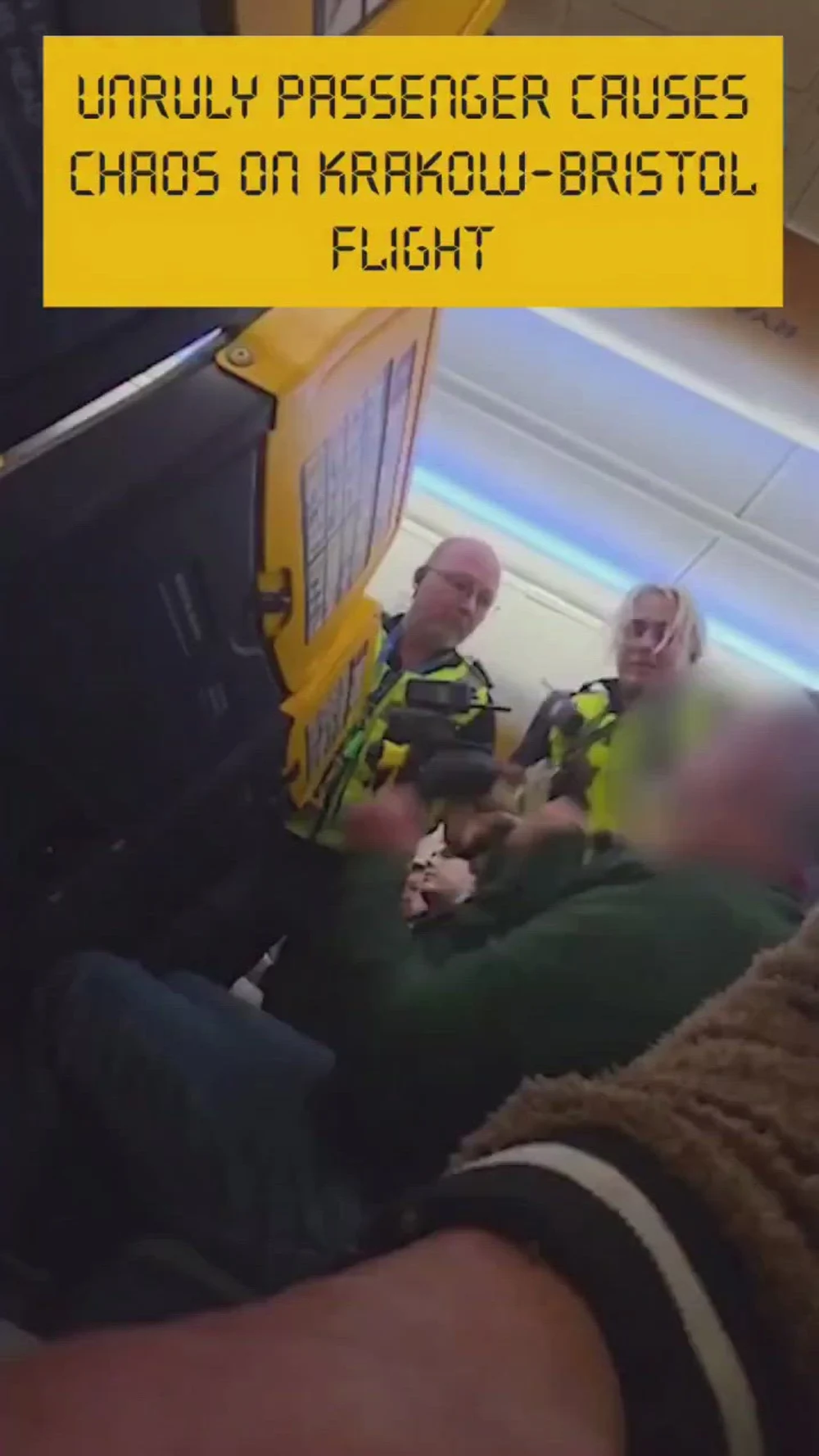 Haos într-un avion Ryanair: un bărbat beat s-a luat la bătaie cu ceilalți pasageri. „Ceilalți încercau să-l calmeze, dar fără succes”