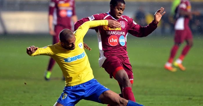 Maah (dreapta) a dat cinci goluri cu Petrolul şi cu „U“ Cluj