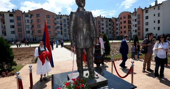 Statuia lui Gavrilo Princip, cel care l-a asasinat pe Franz Ferdinand, declanşând astfel Primul Război Mondial, a fost dezvelita la Belgrad FOTO sbs.com.au