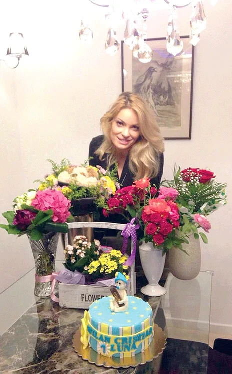 Valentina Pelinel spune că trăieşte cele mai frumoase clipe din viaţă