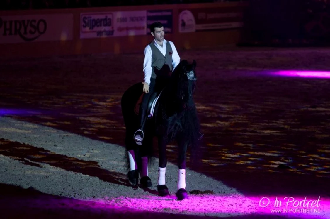 Vlad Mirita, calare, concert, pe cal