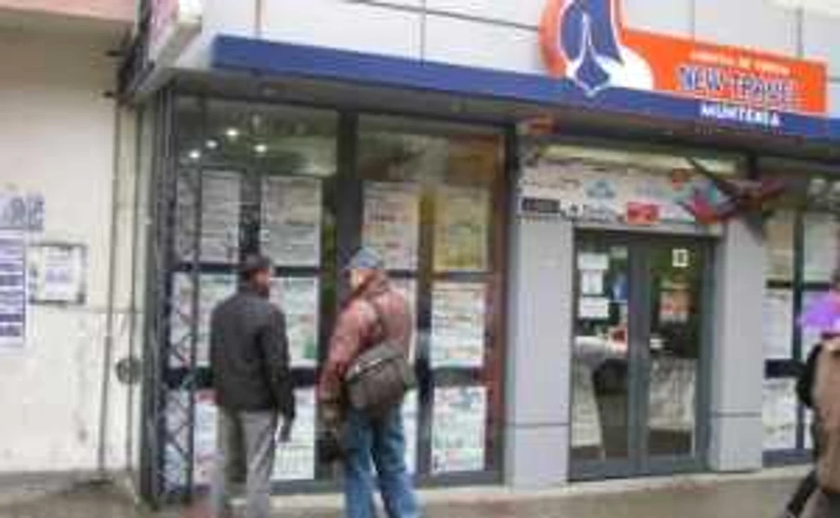 Piteşti: Biletele de sărbători, vândute pe bandă
