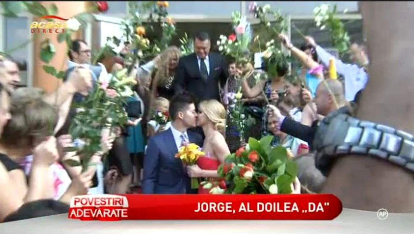 Cei doi au avut alături toate persoanele dragi (captură: ACASĂ TV)