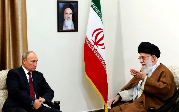 Vladimir Putin și fostul lider iranian Ali Khamenei FOTO Arhivă