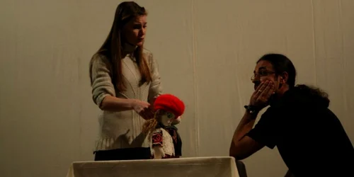 Actorii vor scoate povestirile din... buzunar