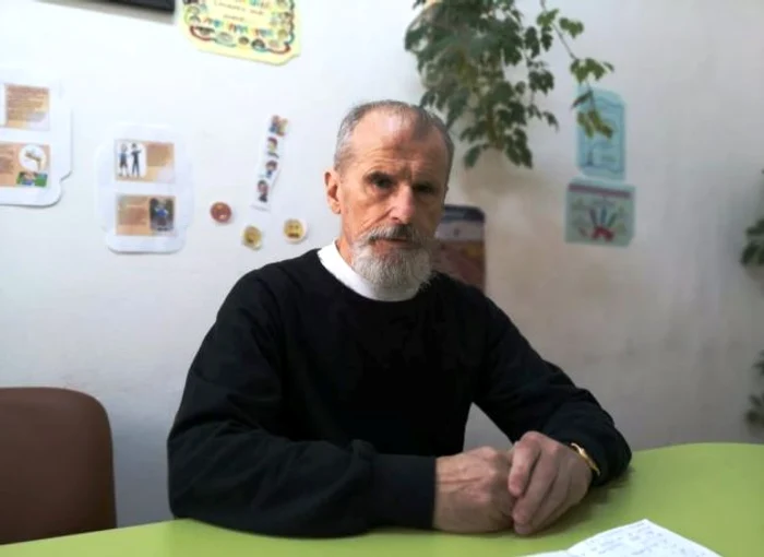 Prof. George Paşol este în ultimul an de prelungire, la catedră, el împlinind vârsta de pensionare.