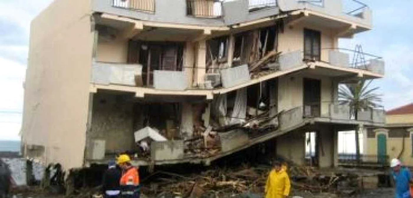 Inundaţii şi alunecări de teren în Sicilia. Bilanţ: 18 morţi şi 35 de dispăruţi (UPDATE)