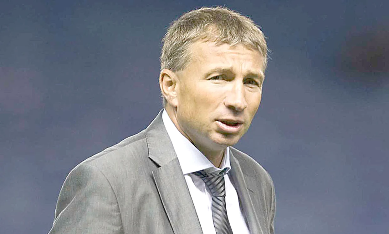 
    Dan Petrescu  