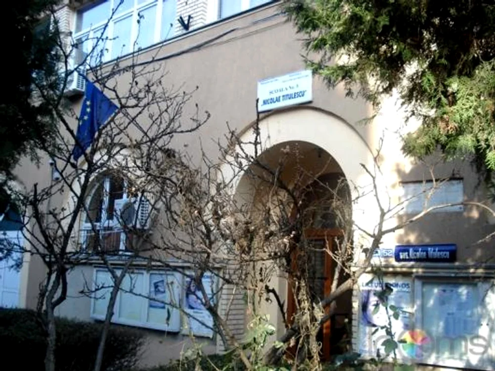 Elevul agresat a fost mutat la o altă școală. Sursa foto: arhivă