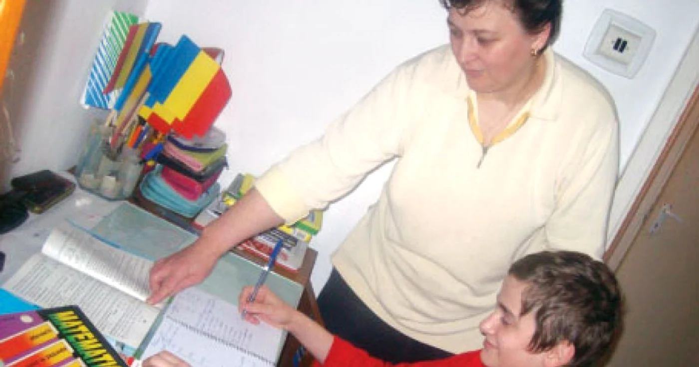 Bogdan Cătălin face lecţii şi cu mama sa