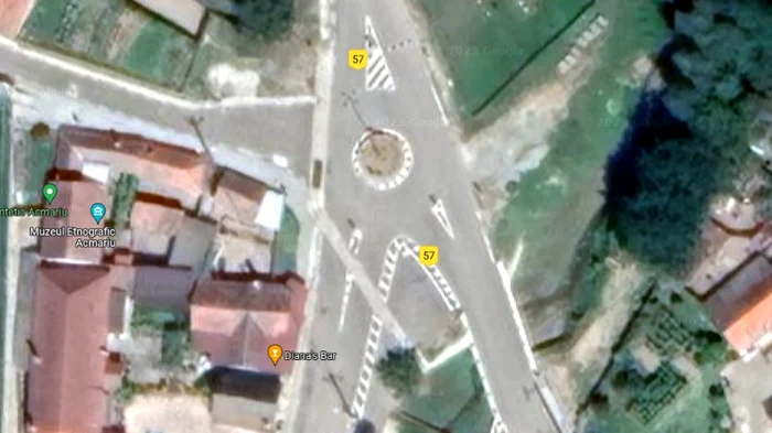 Sensul giratoriu din localitatea Acmariu FOTO: google maps