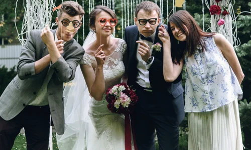 invitati nunta  foto   Shutterstock jpg