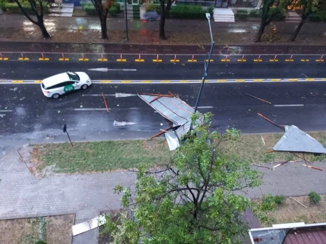 Vijelia a smuls acoperișuri în centrul orașului Focșani FOTO: Vrancea24