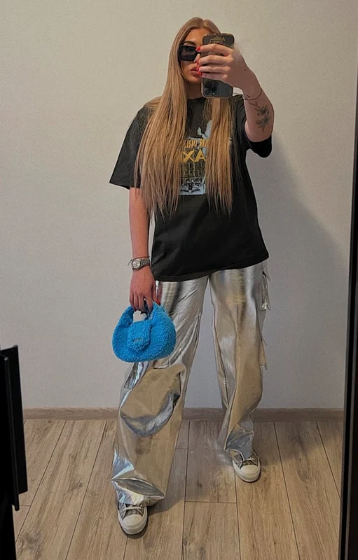 Sarah Dumitrescu Prodan, fiica cea mică a Anamariei Prodan, este singură la 23 de ani Foto Instagram 