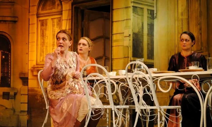 Teatrul de revista in interbelic jpeg
