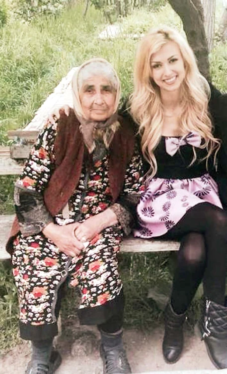 Bunica Ivanca i-a lăsat casa părintească din GalaţiFoto: arhiva personală