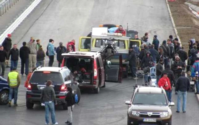 Filmările sunt în plină desfăşurare