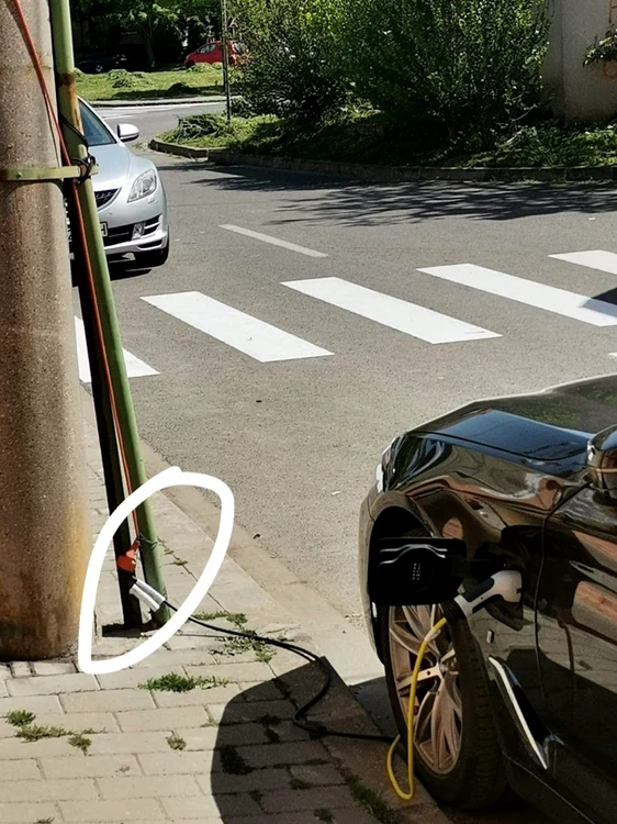 Maşină încărcată 