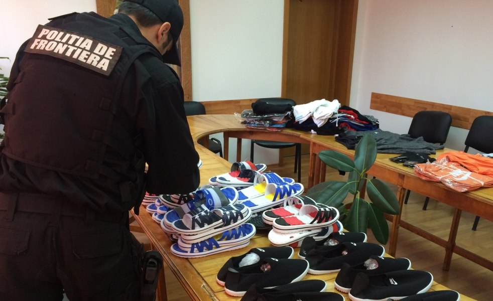 Bunuri contrafăcute, în valoare de peste un million de lei, descoperite de polițiștii de frontieră din Giurgiu