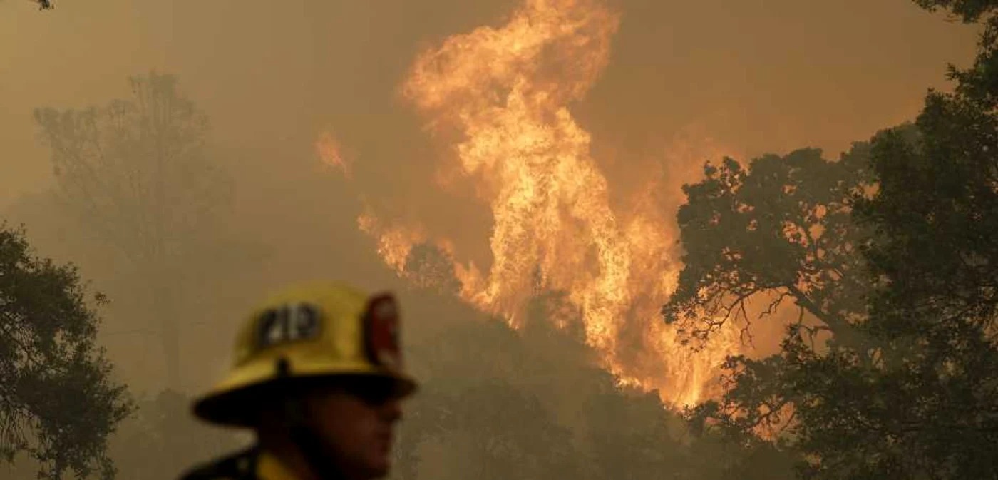 Stare de urgenţă în California din cauza incendiilor de vegetaţie FOTO AP