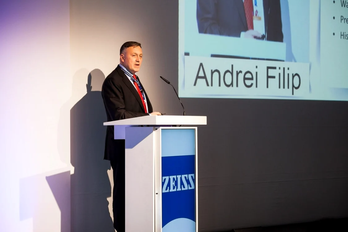 oftalmolog andrei filip la un congres