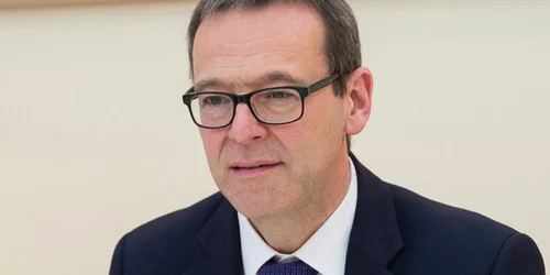 simon mcdonald foto gov md