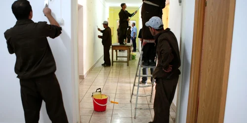 Deţinuţii din Ploieşti au şansa să-şi găsească o slujbă în construcţii (foto: Liviu Nica)