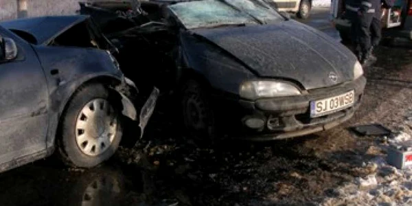 Pasagerul din autoturismul Opel venea cu ocazia spre Oradea