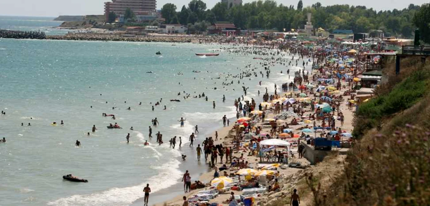 Plaja din Costineşti Foto Arhivă
