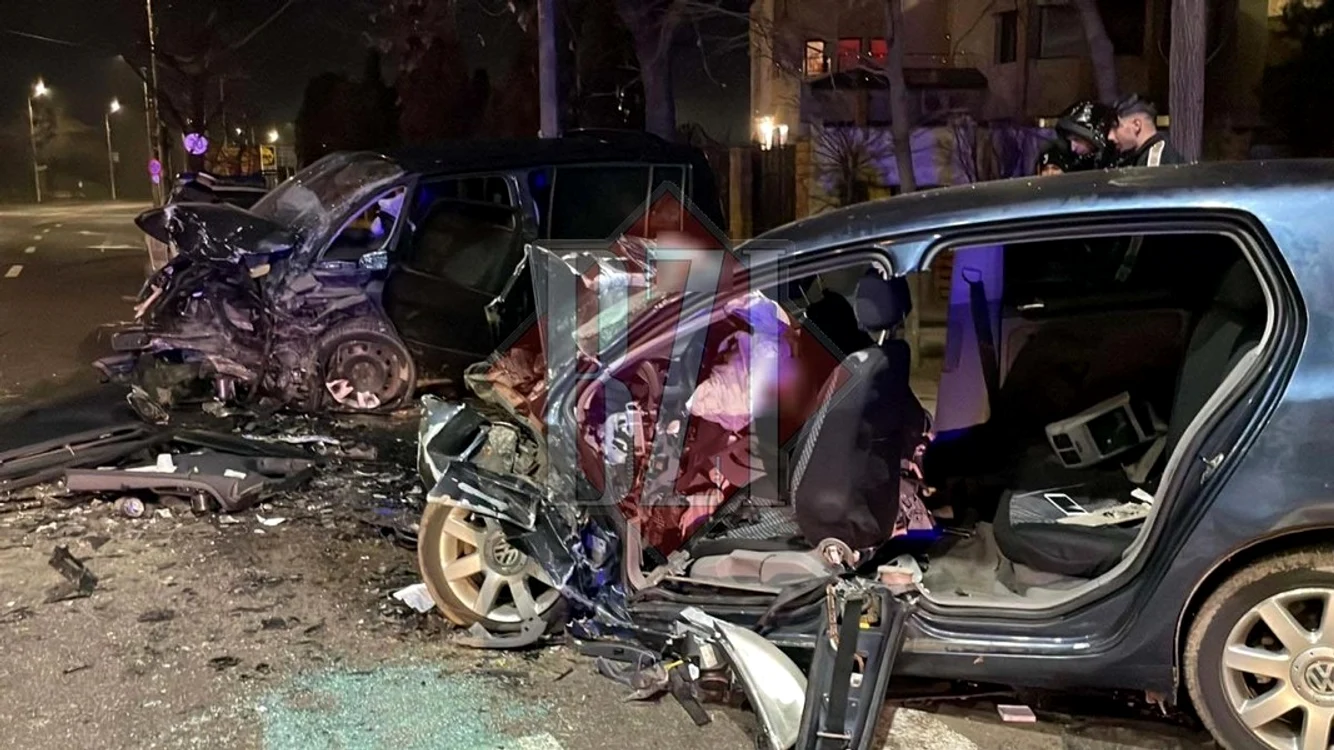 Impact violent între 2 mașini FOTO bzi.ro