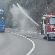 o cisterna s a rasturnat pe Valea Oltului 1 jpg