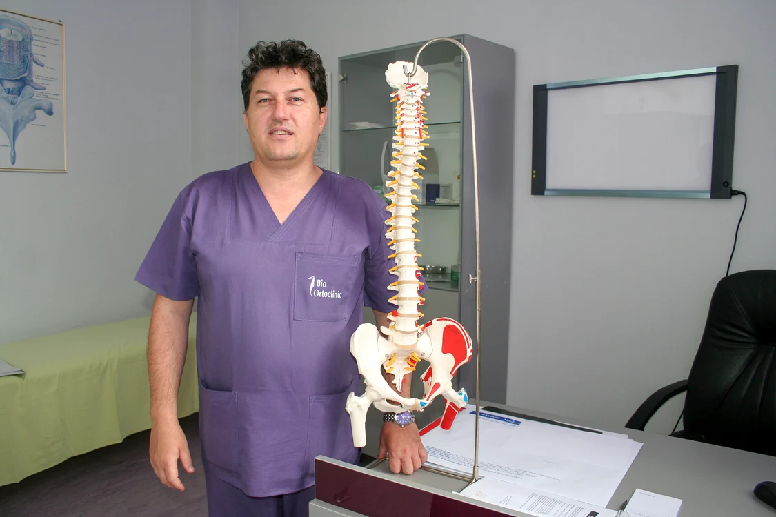 
    Dr. Ion Manea spune că, din păcate, ne amintim de coloana vertebrală doar când avem dureri de spate  
