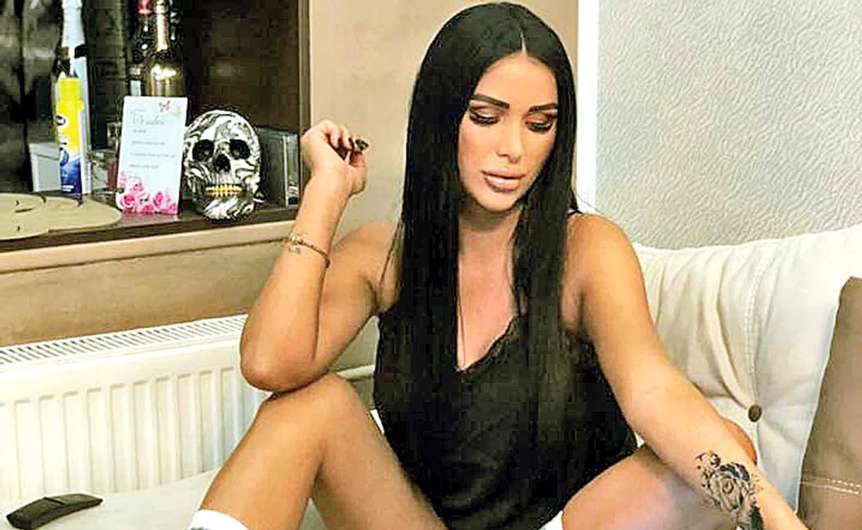 
    Daniela este  bună şi  de actriţă  