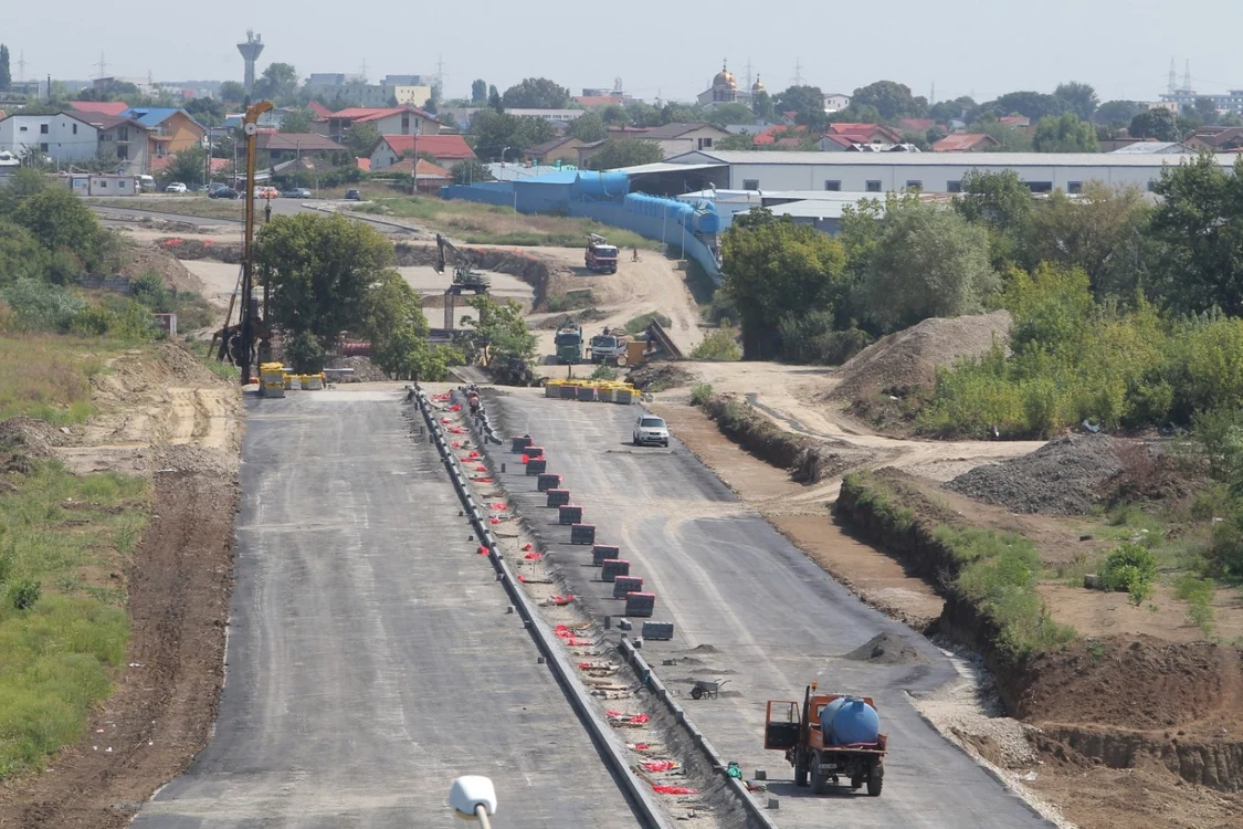 Autostrada A3 (Bucureşti - Ploieşti) la intersecţia cu strada Petricani şi cu strada Fabrica de Glucoză FOTO Eduard Enea